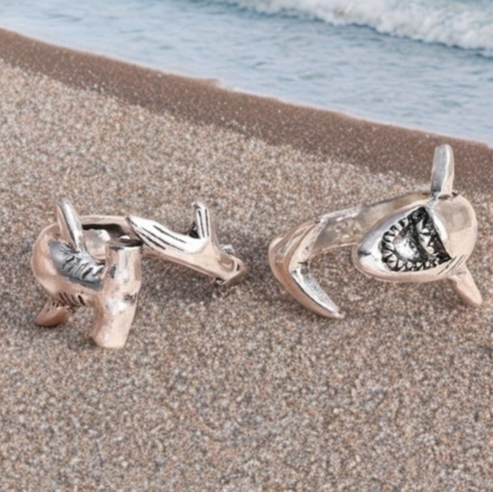 MODCLOTH SET OF 2 SHARK HAMMERHEAD GREAT WHITE RINGS (2)